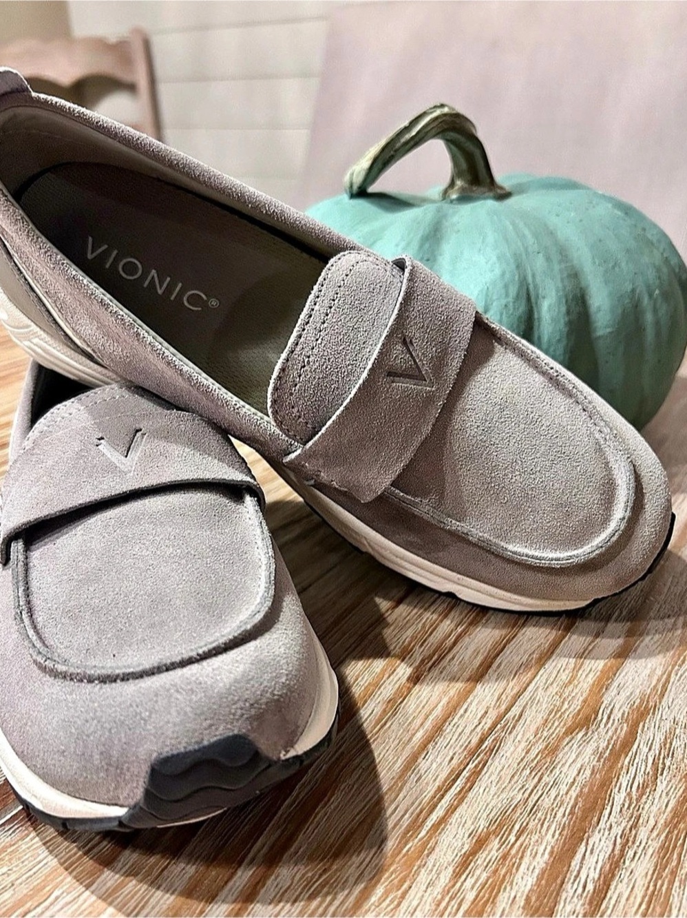 Vionic - NWOT - Walk Roam/23Walk Loafer
Gray Slip-On